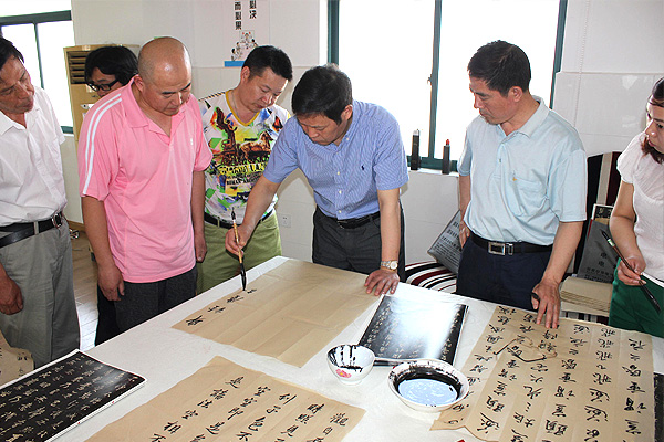 中國人民大學(xué)、北京師范大學(xué)王學(xué)嶺書法工作室在安邦集團面授會(圖2)